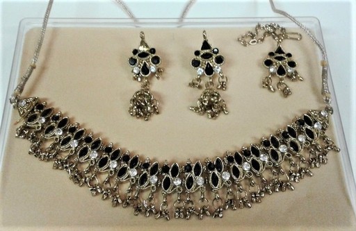 black and white stone necklace and earring set.jpg